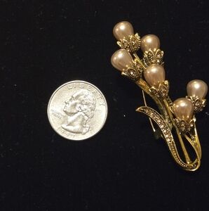 Modern Vintage Gold and Cream Floral Brooch